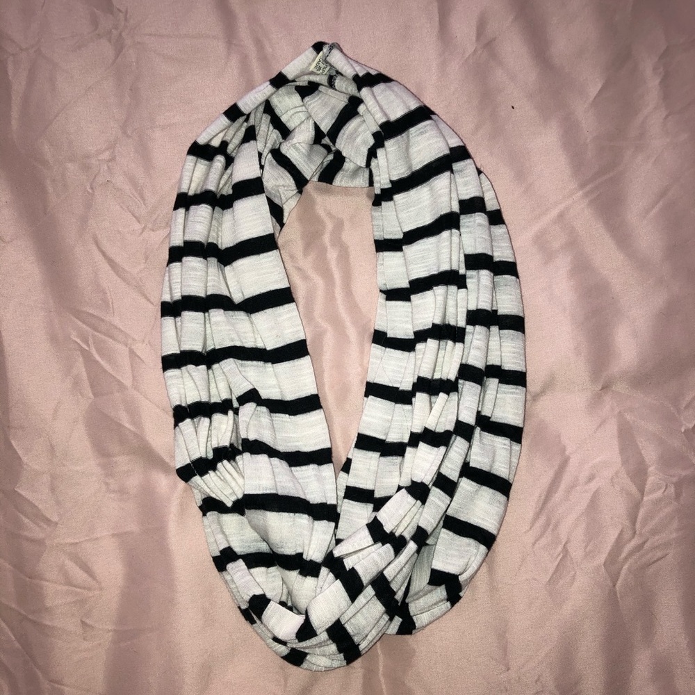 Infinity scarf